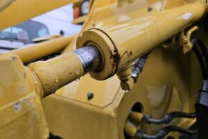 サムネイル: 平成28年　ヤンマー　V3-7　0.4立米　スノースパイクタイヤ装着車・使用時間712時間