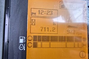 サムネイル: 平成28年　ヤンマー　V3-7　0.4立米　スノースパイクタイヤ装着車・使用時間712時間