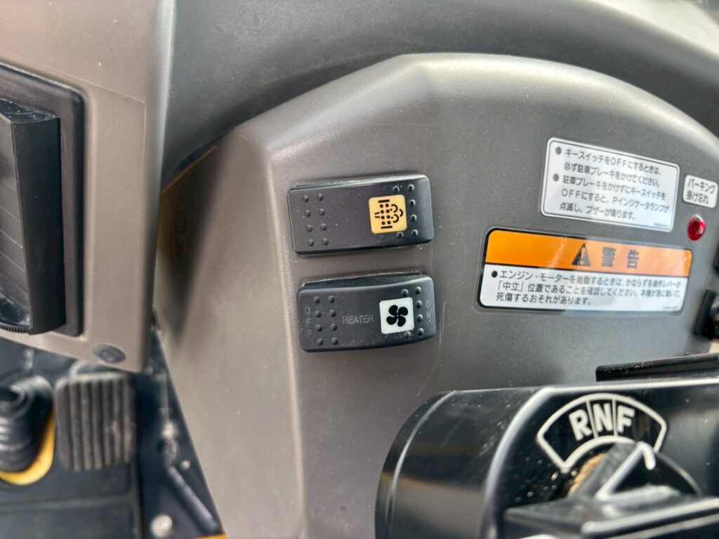 平成28年 ヤンマー V3-7 0.4立米 使用時間710時間