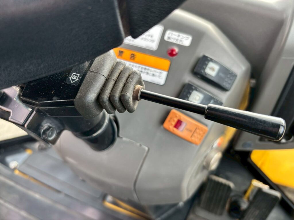 平成28年 ヤンマー V3-7 0.4立米 使用時間710時間