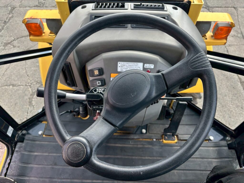 平成28年 ヤンマー V3-7 0.4立米 使用時間710時間