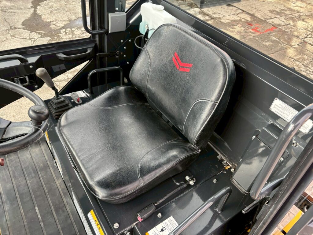 平成28年 ヤンマー V3-7 0.4立米 使用時間710時間