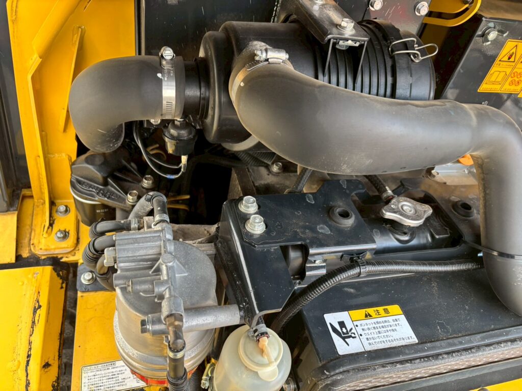 平成28年 ヤンマー V3-7 0.4立米 使用時間710時間