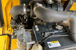 サムネイル: 平成28年 ヤンマー V3-7 0.4立米 使用時間710時間