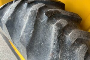 サムネイル: 平成28年 ヤンマー V3-7 0.4立米 使用時間710時間