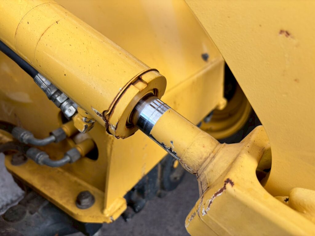 平成28年 ヤンマー V3-7 0.4立米 使用時間710時間