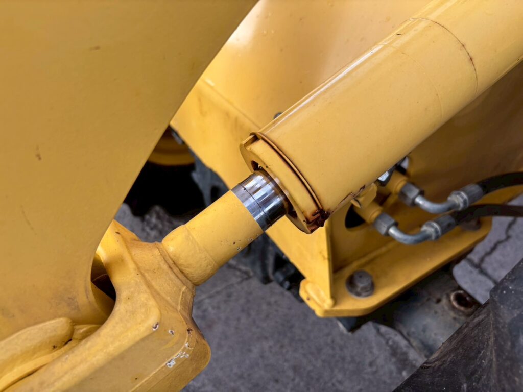 平成28年 ヤンマー V3-7 0.4立米 使用時間710時間