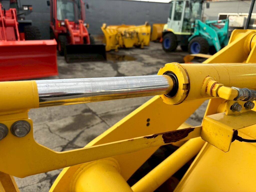 平成28年 ヤンマー V3-7 0.4立米 使用時間710時間