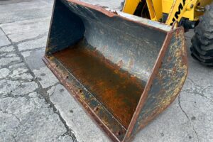 サムネイル: 平成28年 ヤンマー V3-7 0.4立米 使用時間710時間