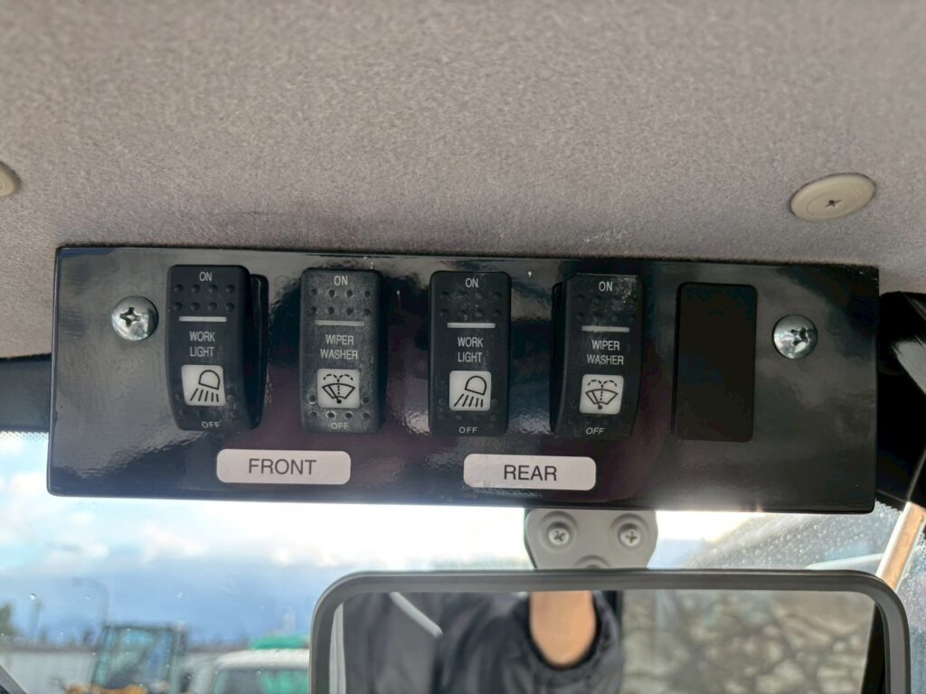 平成28年 ヤンマー V3-7 0.4立米 使用時間710時間