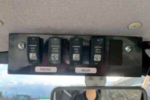 サムネイル: 平成28年 ヤンマー V3-7 0.4立米 使用時間710時間