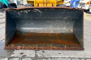 サムネイル: 平成28年 ヤンマー V3-7 0.4立米 使用時間710時間