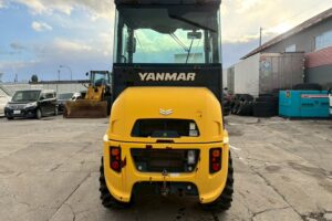 サムネイル: 平成28年 ヤンマー V3-7 0.4立米 使用時間710時間