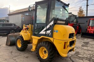 サムネイル: 平成28年 ヤンマー V3-7 0.4立米 使用時間710時間