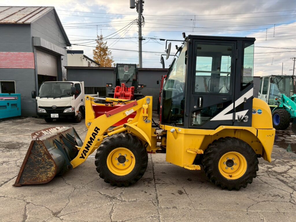 平成28年 ヤンマー V3-7 0.4立米 使用時間710時間