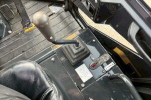 サムネイル: 平成28年 ヤンマー V3-7 0.4立米 使用時間710時間