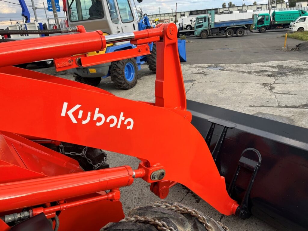 平成26年　クボタ　R430Z　0.4㎥　チェーン付・盗難防止装置装機・塗装済・使用時間617時間！