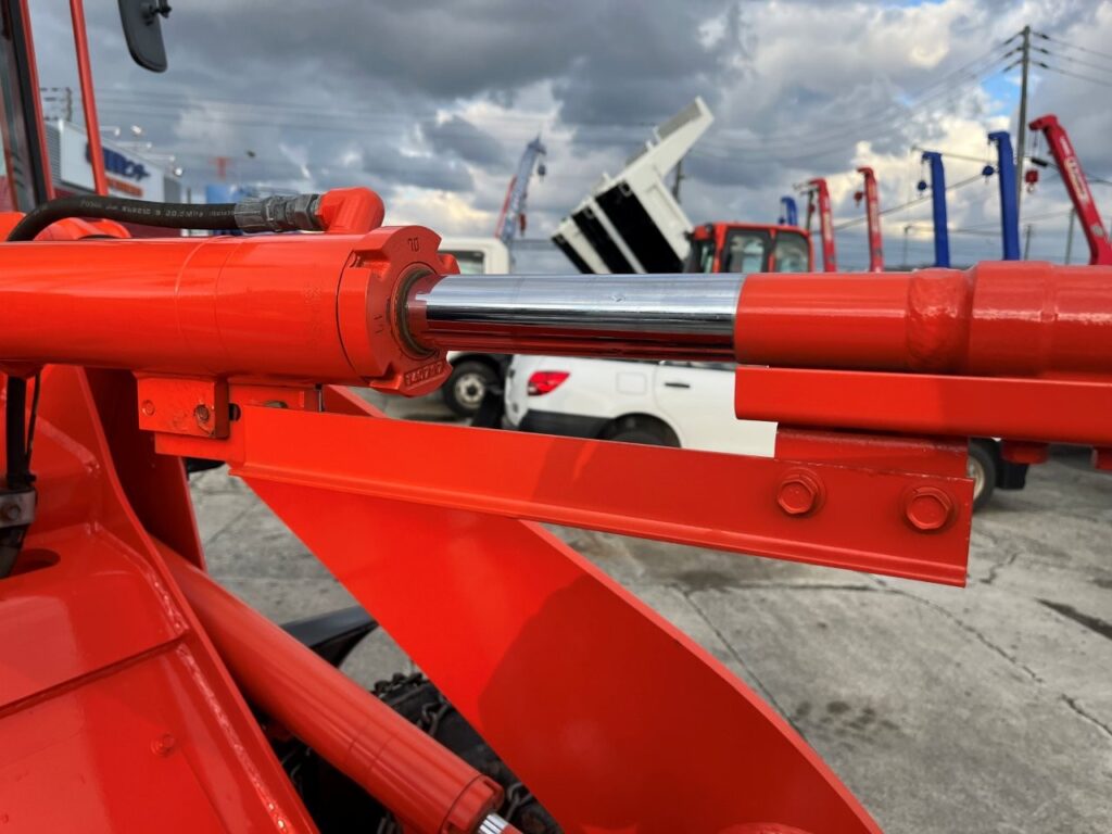 平成26年　クボタ　R430Z　0.4㎥　チェーン付・盗難防止装置装機・塗装済・使用時間617時間！