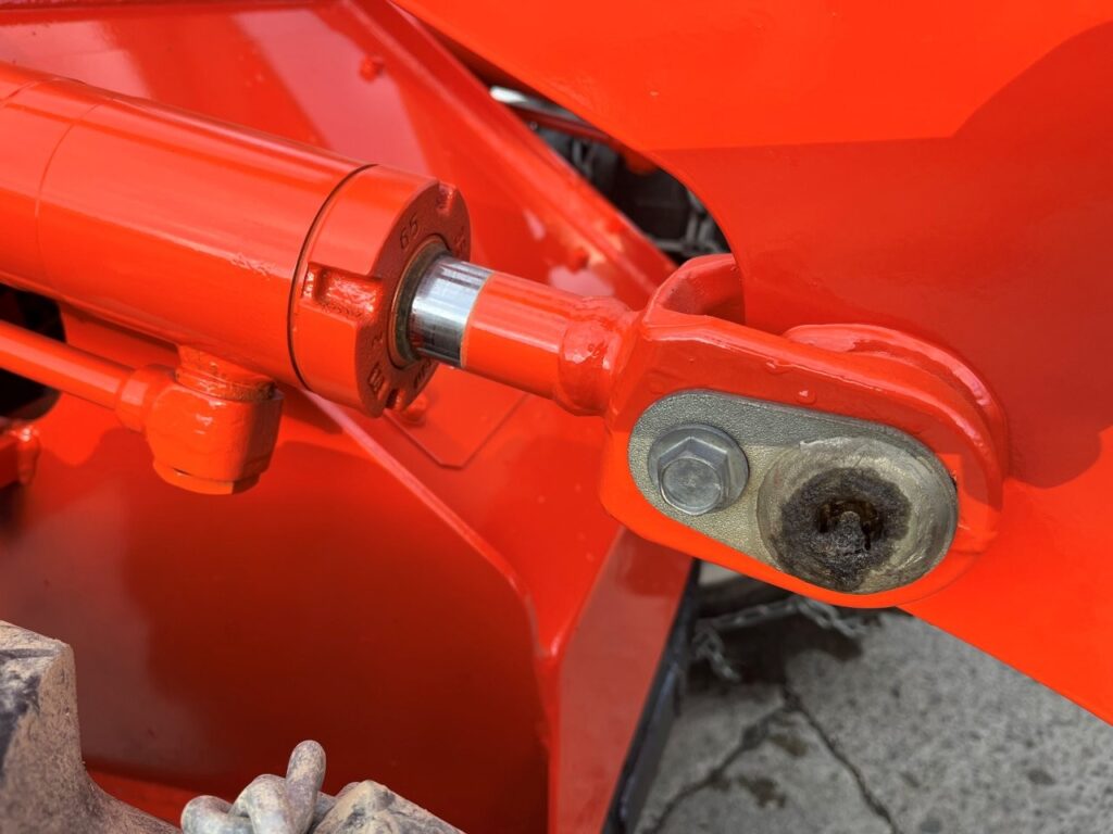 平成26年　クボタ　R430Z　0.4㎥　チェーン付・盗難防止装置装機・塗装済・使用時間617時間！