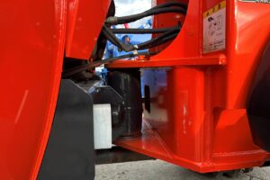 サムネイル: 平成26年　クボタ　R430Z　0.4㎥　チェーン付・盗難防止装置装機・塗装済・使用時間617時間！