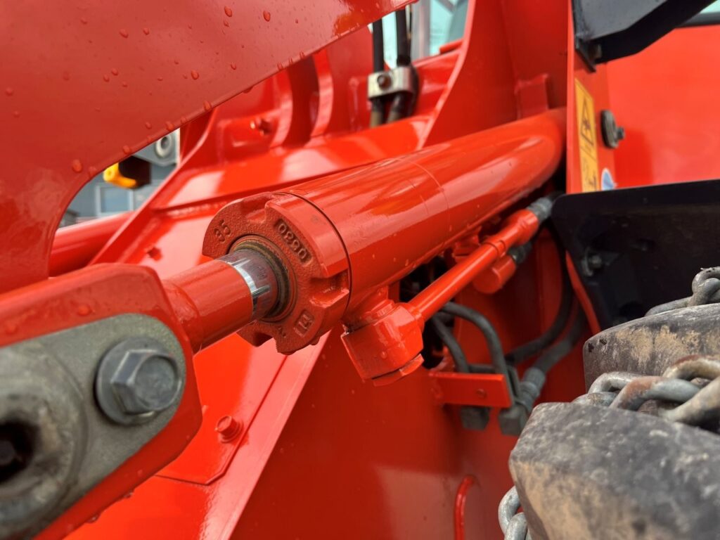 平成26年　クボタ　R430Z　0.4㎥　チェーン付・盗難防止装置装機・塗装済・使用時間617時間！