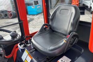 サムネイル: 平成26年　クボタ　R430Z　0.4㎥　チェーン付・盗難防止装置装機・塗装済・使用時間617時間！