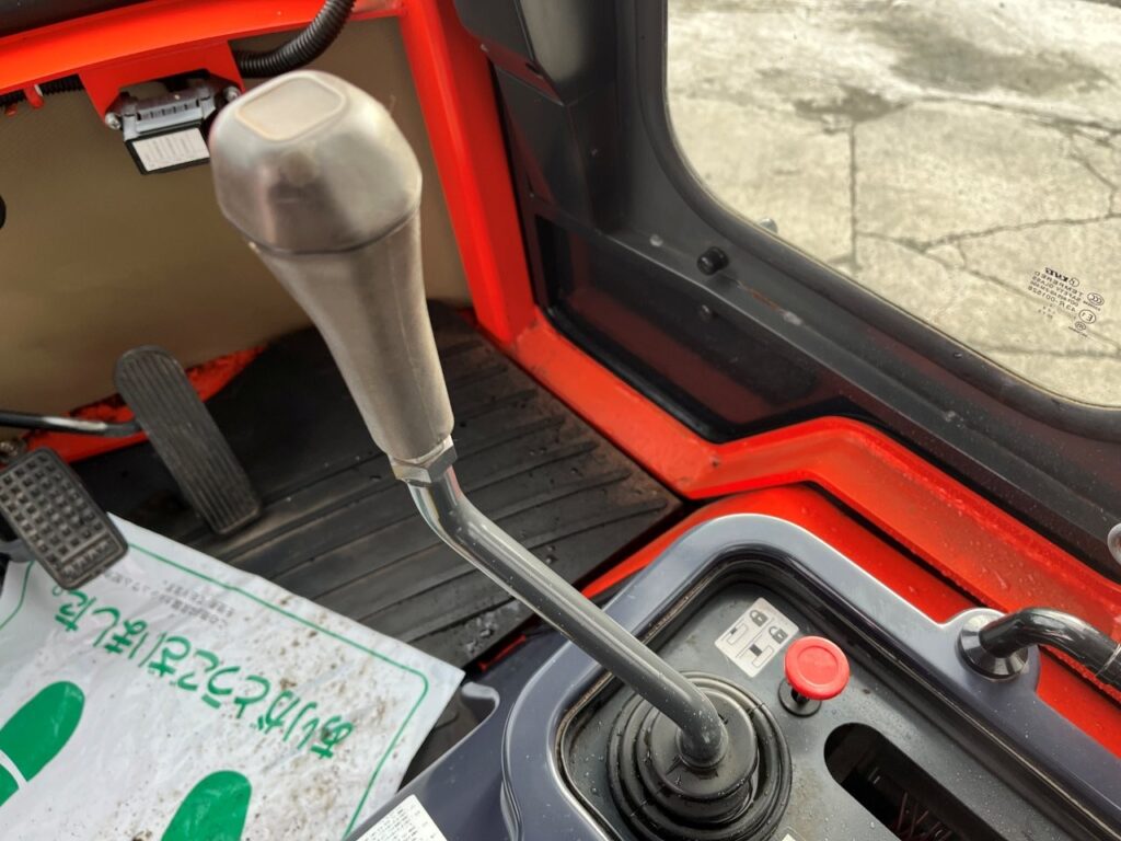 平成26年　クボタ　R430Z　0.4㎥　チェーン付・盗難防止装置装機・塗装済・使用時間617時間！