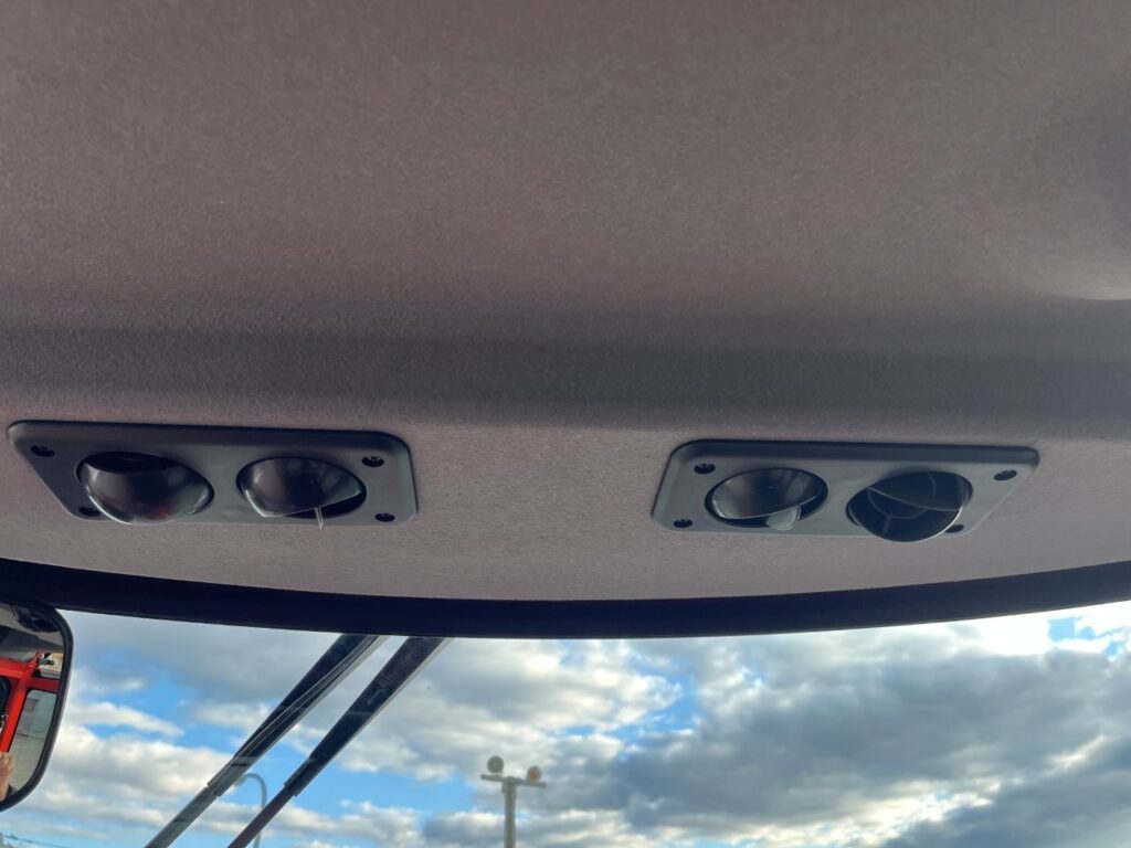 平成26年　クボタ　R430Z　0.4㎥　チェーン付・盗難防止装置装機・塗装済・使用時間617時間！