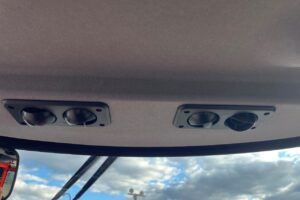 サムネイル: 平成26年　クボタ　R430Z　0.4㎥　チェーン付・盗難防止装置装機・塗装済・使用時間617時間！