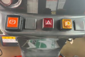 サムネイル: 平成26年　クボタ　R430Z　0.4㎥　チェーン付・盗難防止装置装機・塗装済・使用時間617時間！