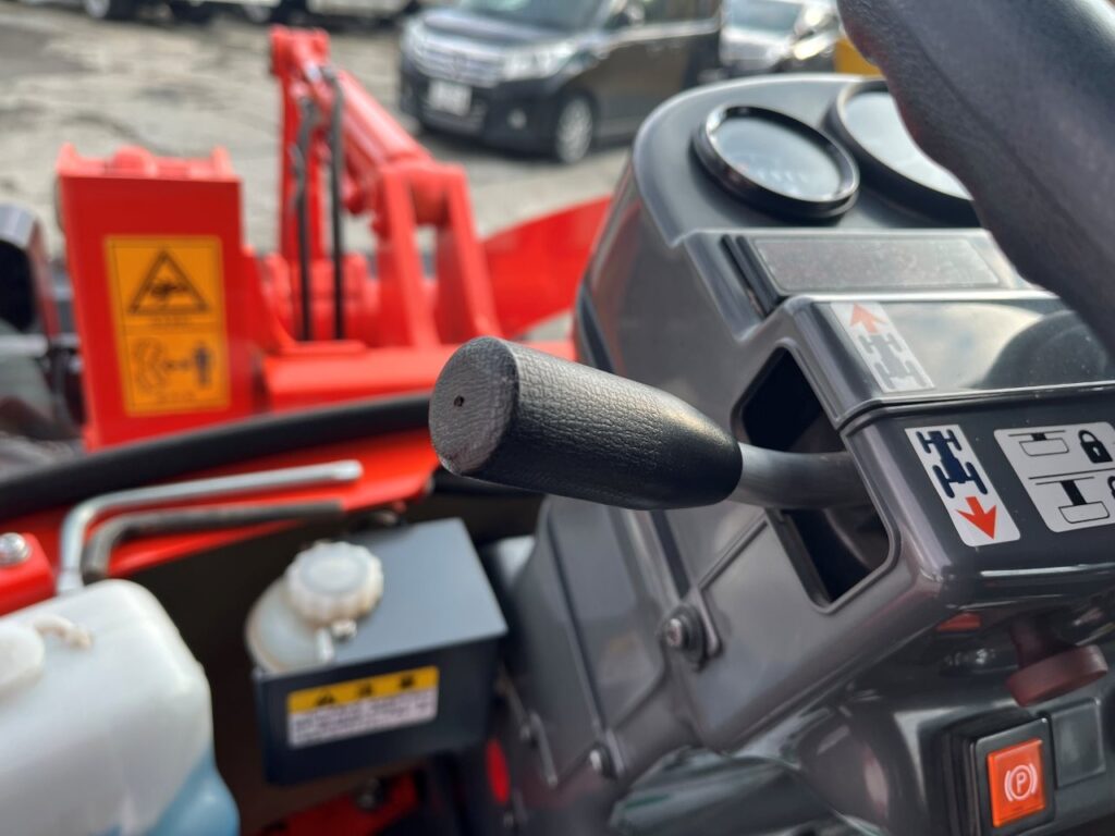 平成26年　クボタ　R430Z　0.4㎥　チェーン付・盗難防止装置装機・塗装済・使用時間617時間！