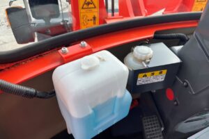 サムネイル: 平成26年　クボタ　R430Z　0.4㎥　チェーン付・盗難防止装置装機・塗装済・使用時間617時間！