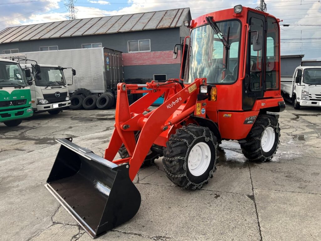 平成26年　クボタ　R430Z　0.4㎥　チェーン付・盗難防止装置装機・塗装済・使用時間617時間！