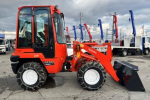 サムネイル: 平成26年　クボタ　R430Z　0.4㎥　チェーン付・盗難防止装置装機・塗装済・使用時間617時間！