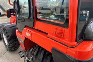 サムネイル: 平成26年　クボタ　R430Z　0.4㎥　チェーン付・盗難防止装置装機・塗装済・使用時間617時間！