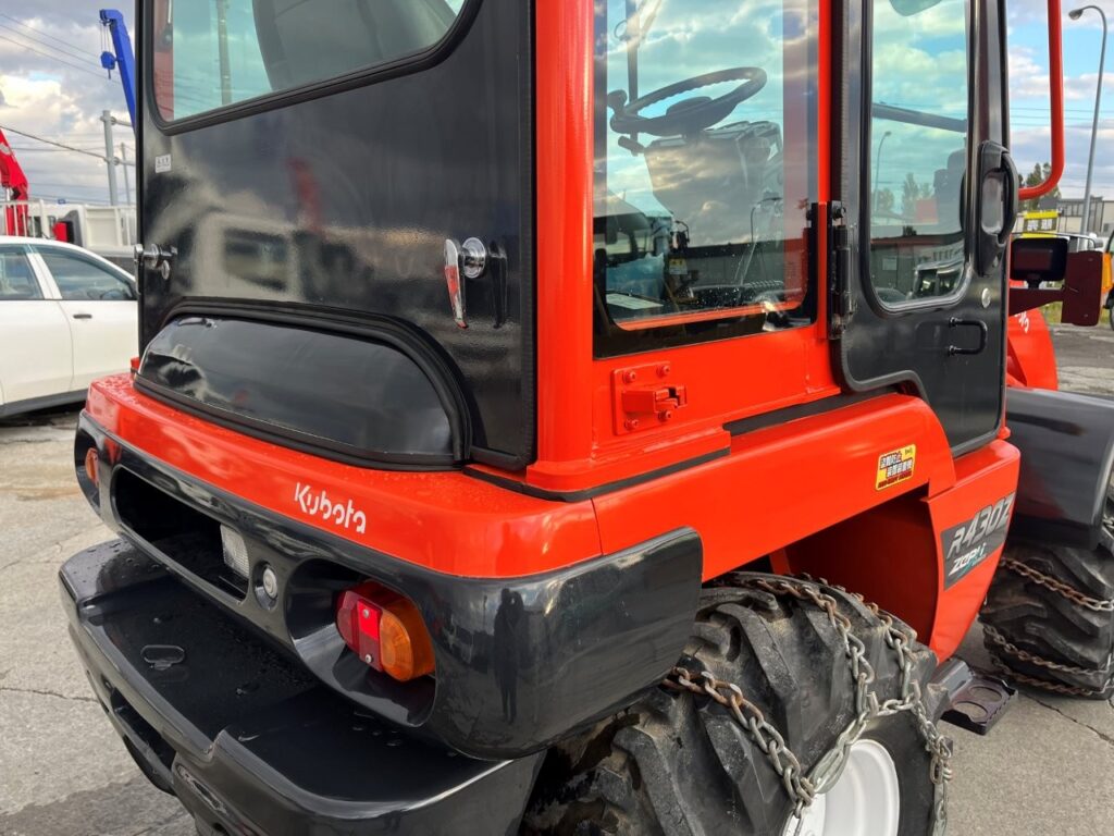 平成26年　クボタ　R430Z　0.4㎥　チェーン付・盗難防止装置装機・塗装済・使用時間617時間！