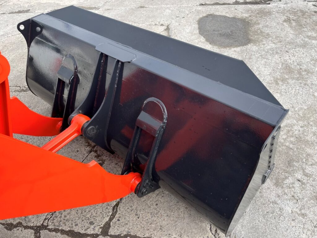 平成26年　クボタ　R430Z　0.4㎥　チェーン付・盗難防止装置装機・塗装済・使用時間617時間！