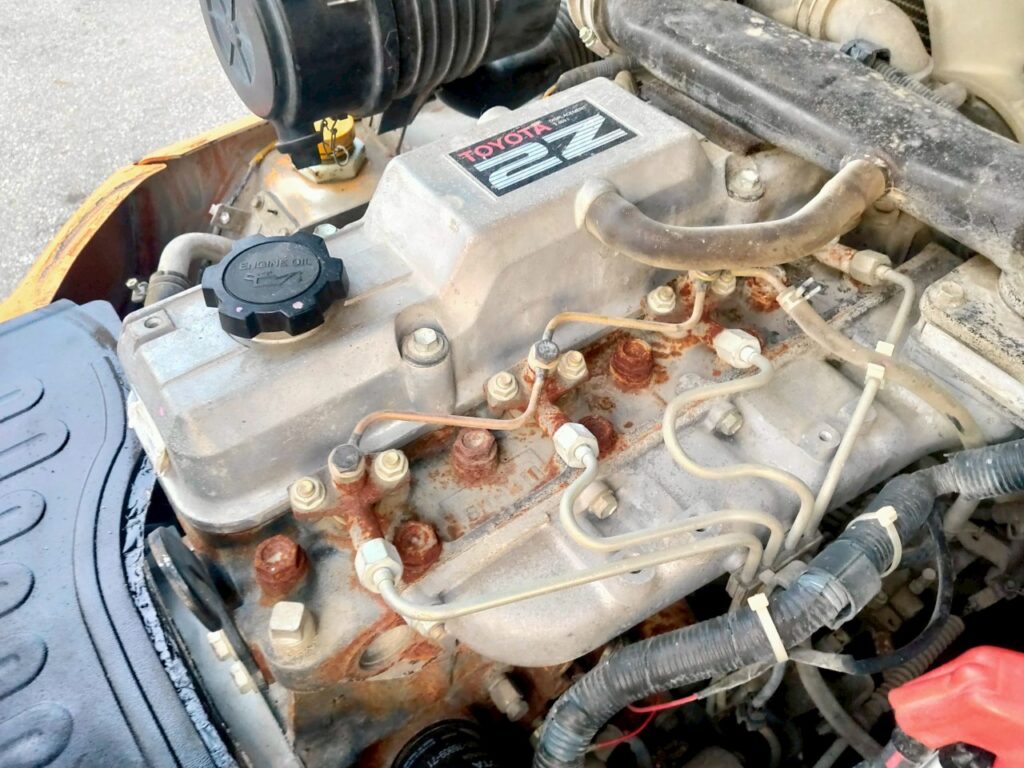 トヨタフォークリフト7FD25　ディーゼル　ダブルタイヤ　ヒンジド　