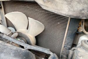 サムネイル: トヨタフォークリフト7FD25　ディーゼル　ダブルタイヤ　ヒンジド　