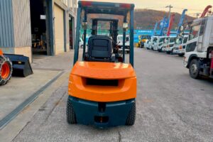 サムネイル: トヨタフォークリフト7FD25　ディーゼル　ダブルタイヤ　ヒンジド　