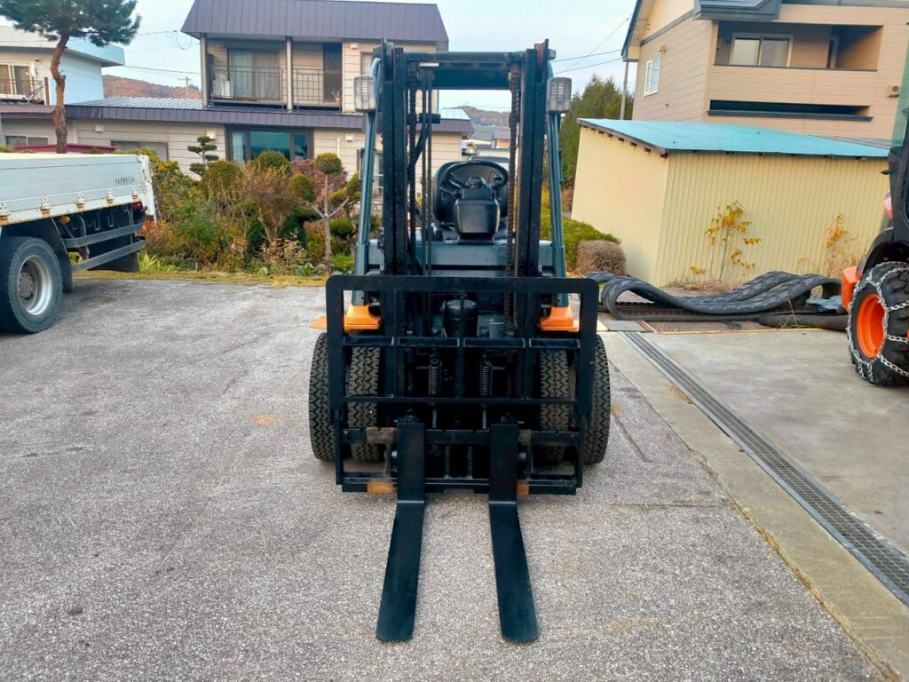 トヨタフォークリフト7FD25　ディーゼル　ダブルタイヤ　ヒンジド　