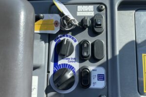 サムネイル: 平成26年　コマツWA100-6Y　1.3㎥　ワンタッチ　車検令和9年4月