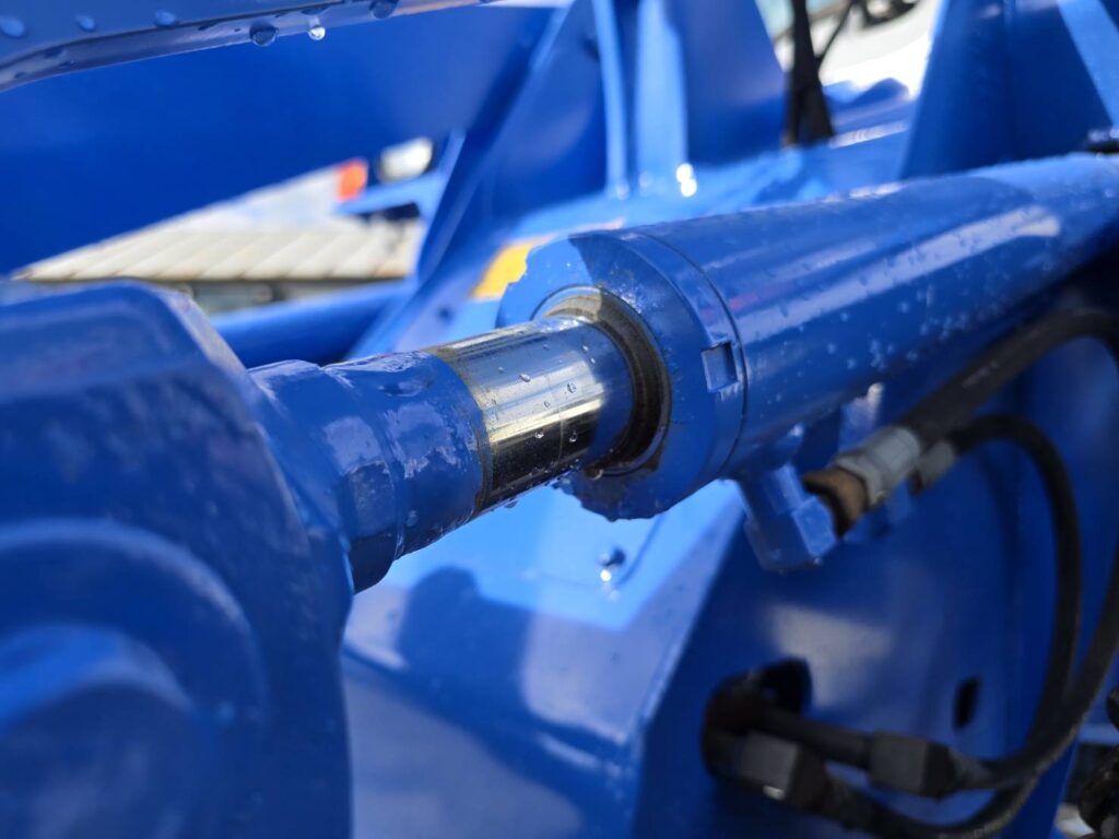 平成14年　ＴＣＭ　Ｌ４-２　タイヤチェーン付　0.4㎥