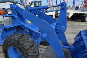 サムネイル: 平成14年　ＴＣＭ　Ｌ４-２　タイヤチェーン付　0.4㎥