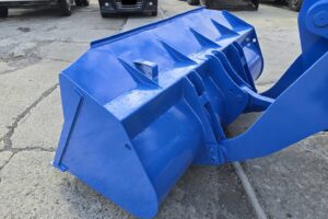 サムネイル: 平成14年　ＴＣＭ　Ｌ４-２　タイヤチェーン付　0.4㎥