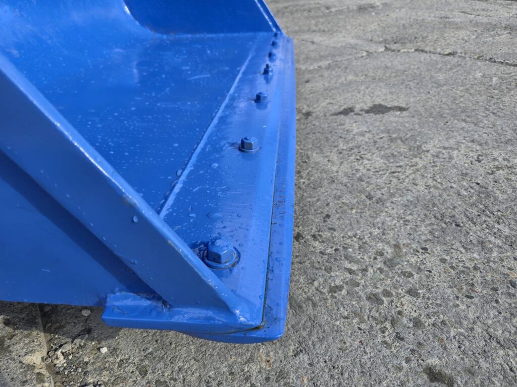 平成14年　ＴＣＭ　Ｌ４-２　タイヤチェーン付　0.4㎥