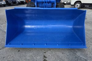 サムネイル: 平成14年　ＴＣＭ　Ｌ４-２　タイヤチェーン付　0.4㎥