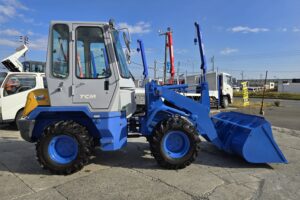 サムネイル: 平成14年　ＴＣＭ　Ｌ４-２　タイヤチェーン付　0.4㎥