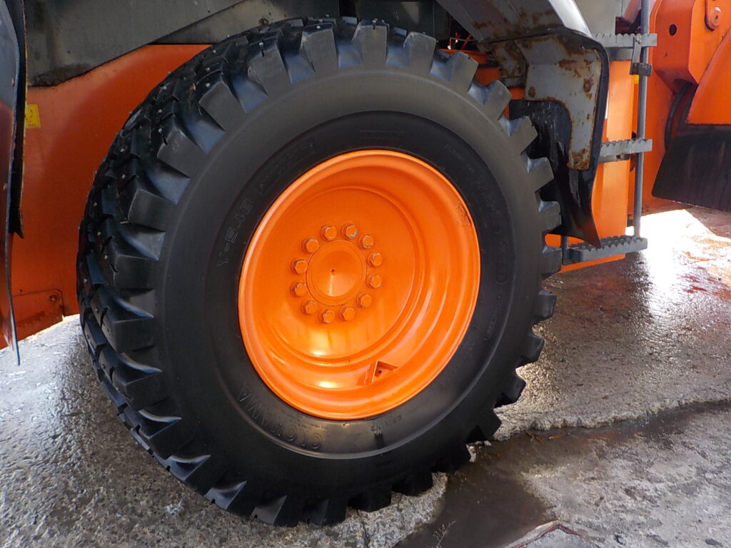 平成25年　日立　ホイールローダー　ZW140　★スノウプラウ★ノーマルバケット付★Wキャビン★エアコン★