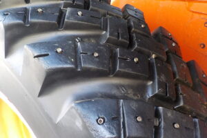 サムネイル: 平成25年　日立　ホイールローダー　ZW140　★スノウプラウ★ノーマルバケット付★Wキャビン★エアコン★